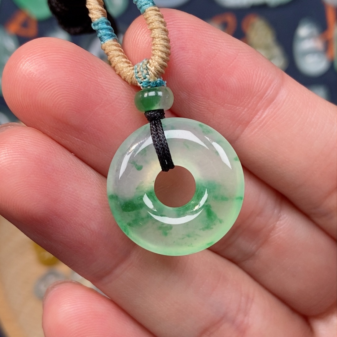 翡翠颈饰未镶嵌甜甜圈