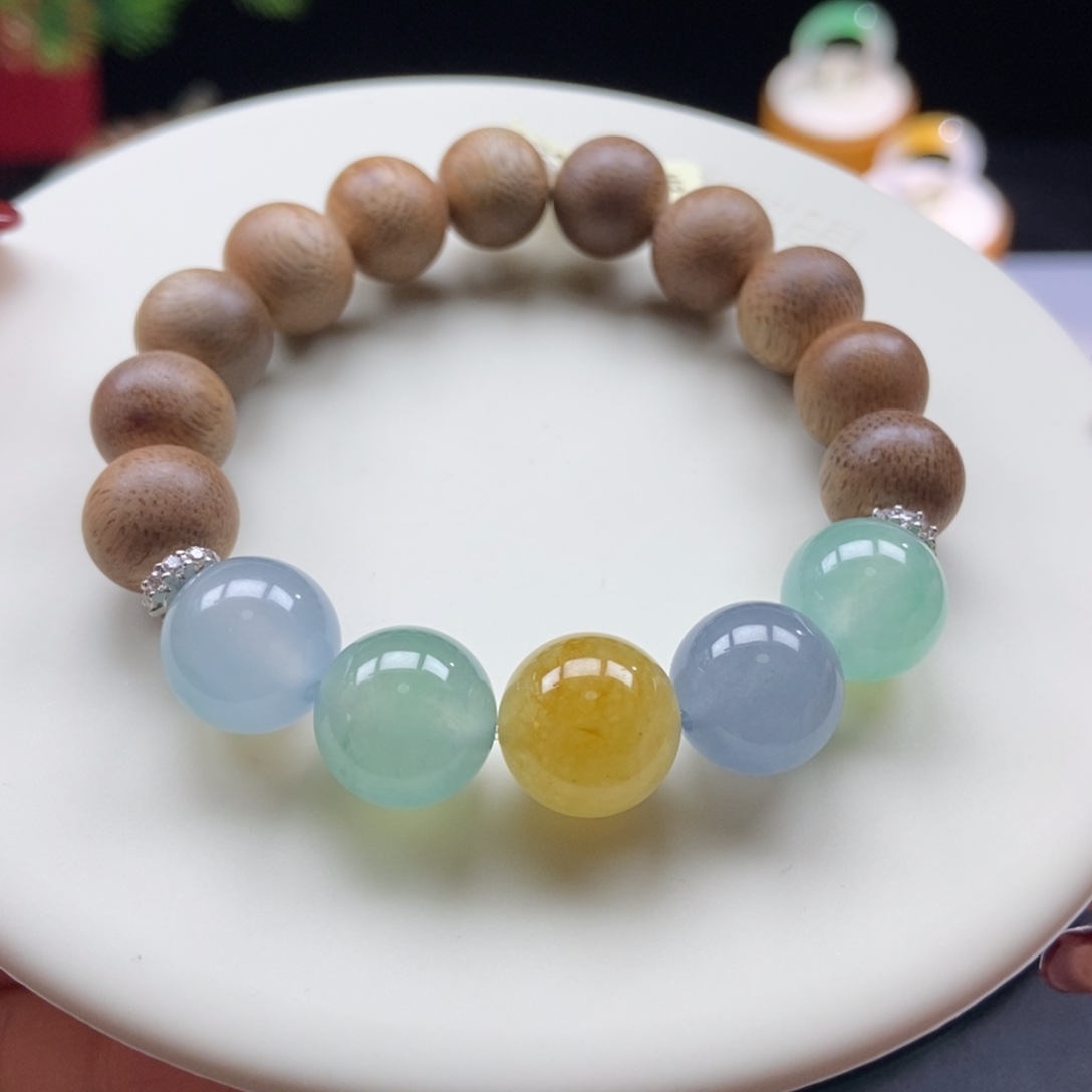 沉香木手串翡翠高冰梦幻甜木带宝手串