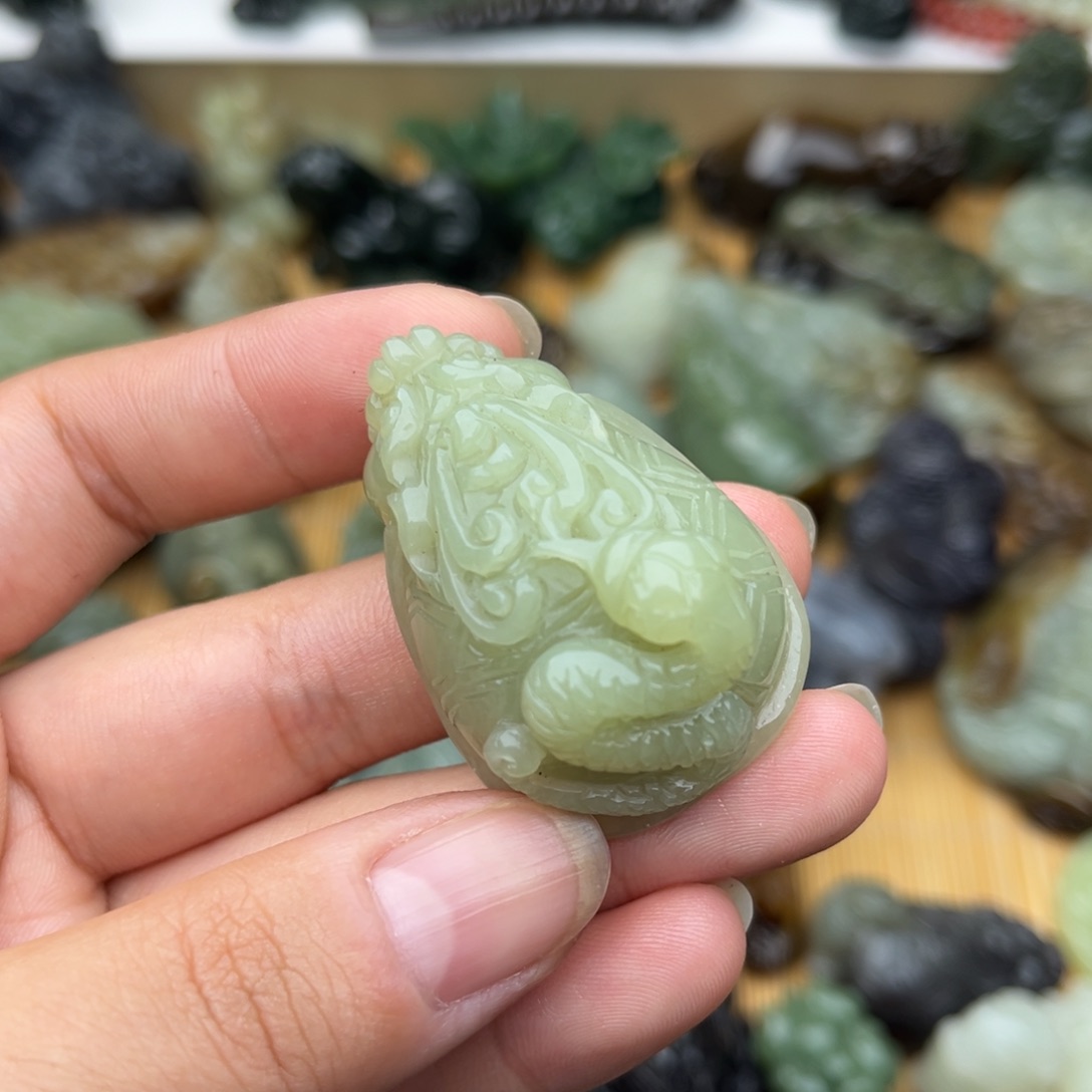 颈饰未镶嵌和田玉