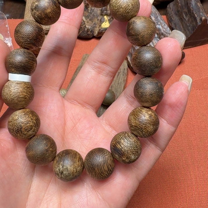 大叶紫檀（黑酸枝木类）