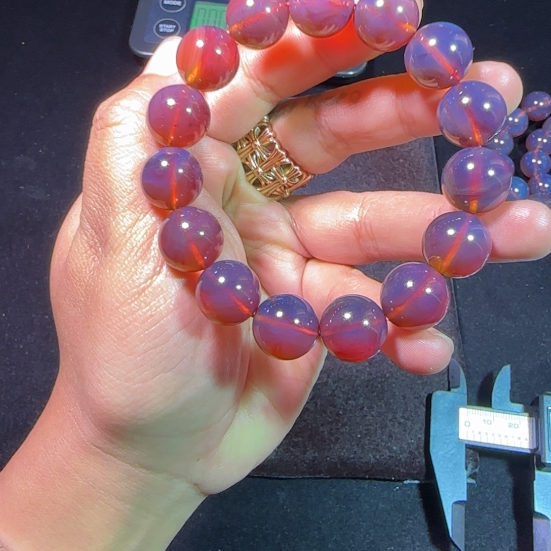 琥珀未镶嵌裸石琥珀