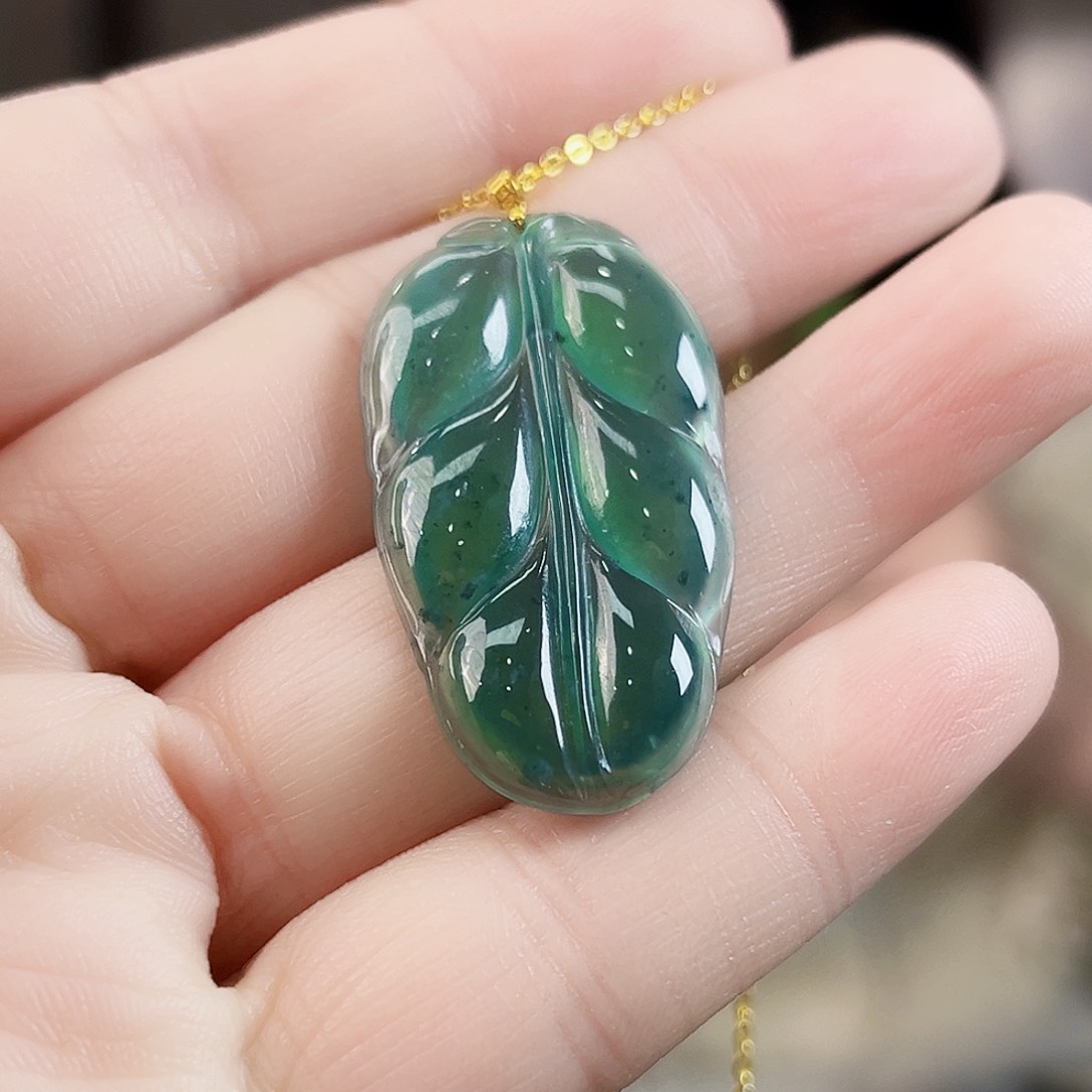 翡翠颈饰18K金镶嵌吊坠