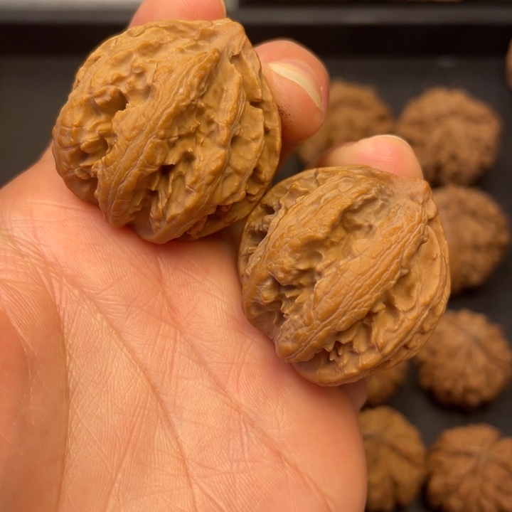 文玩核桃吊坠秦岭以南是长江的