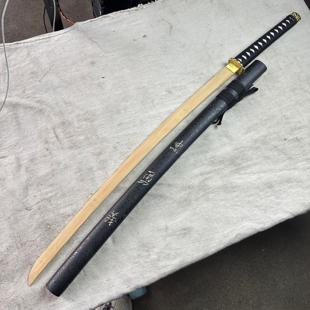 B66龙泉木刀武士刃实木漆鞘练习未开刃