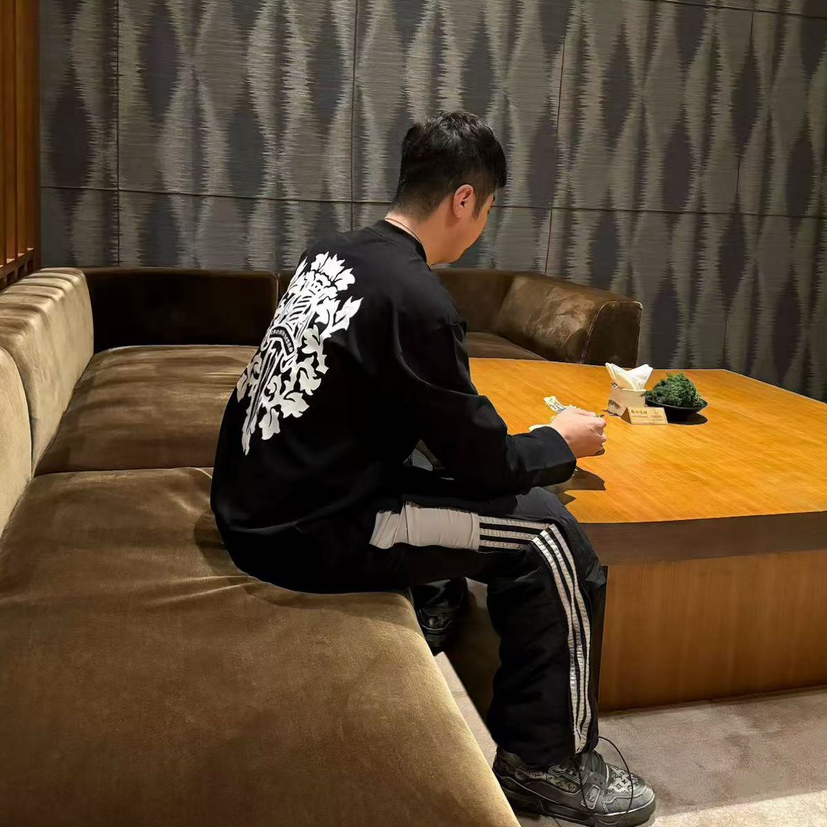 2572克罗家秋冬新款320克时尚百搭休闲潮流长袖T恤