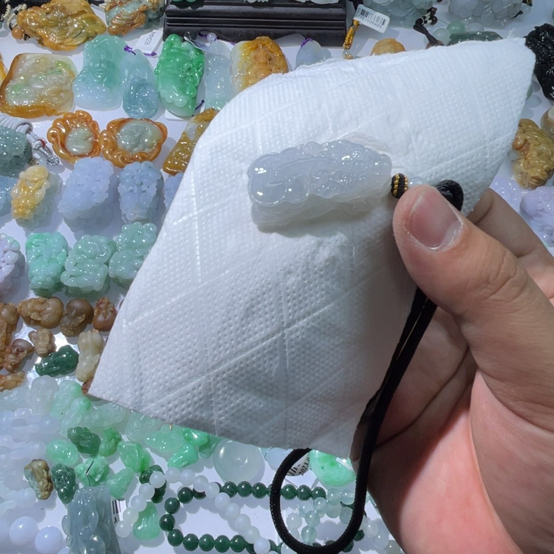 翡翠颈饰未镶嵌天然