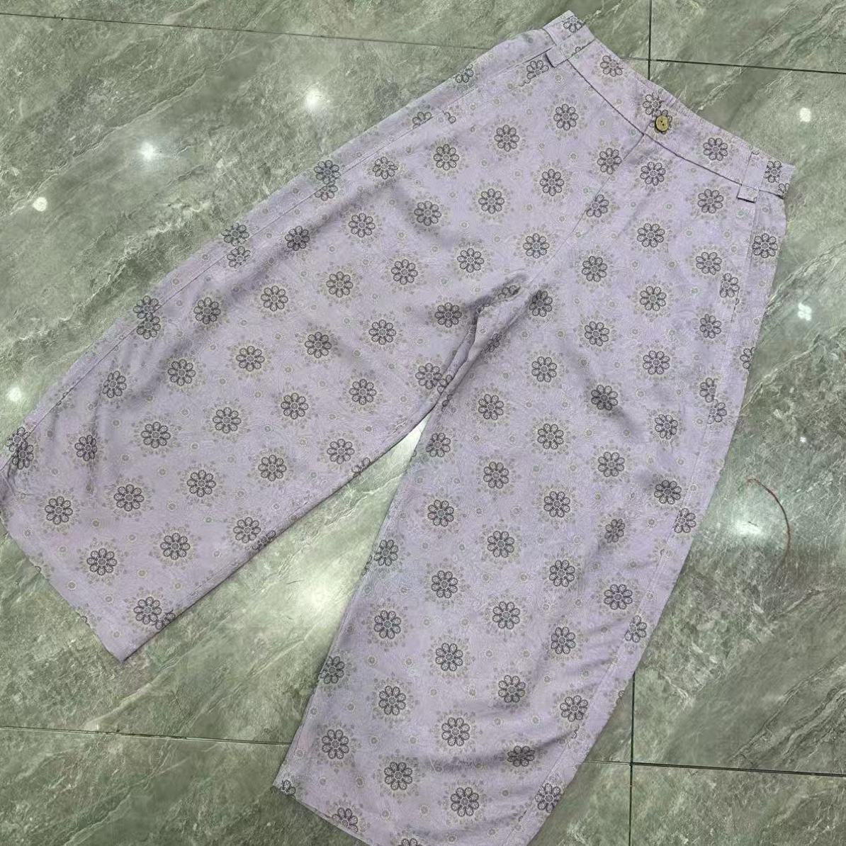 88086香芋紫小花朵人丝香云纱9分气球裤