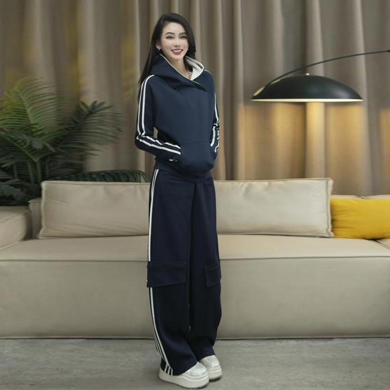 时髦洋气减龄连帽卫衣休闲裤两件套女2025春秋新款设计感简约套装