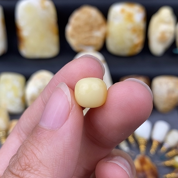 琥珀未镶嵌裸石10×9老型