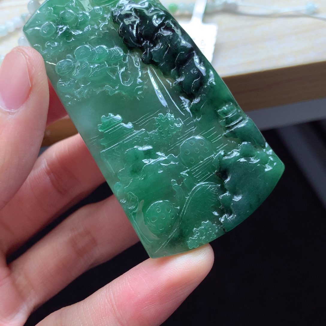 翡翠颈饰未镶嵌吊坠