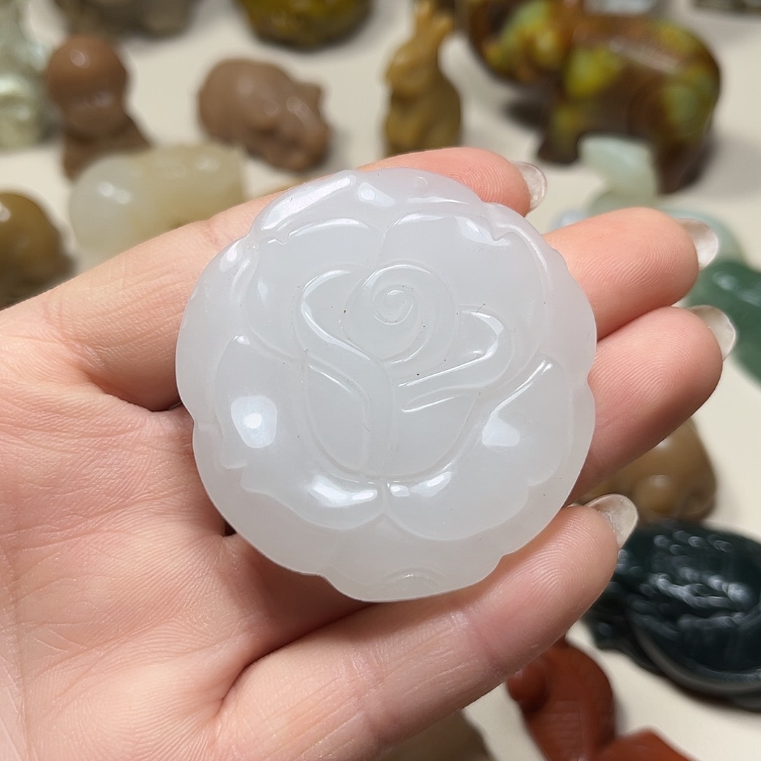 白玉菩提吊坠白玉菩提吊坠