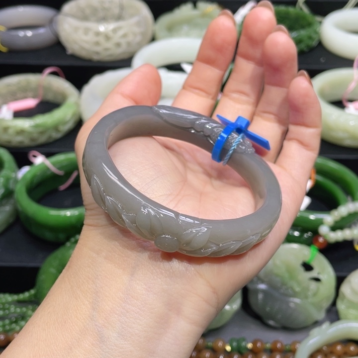 和田玉手镯56圈口 编号83贵妃镯未镶嵌