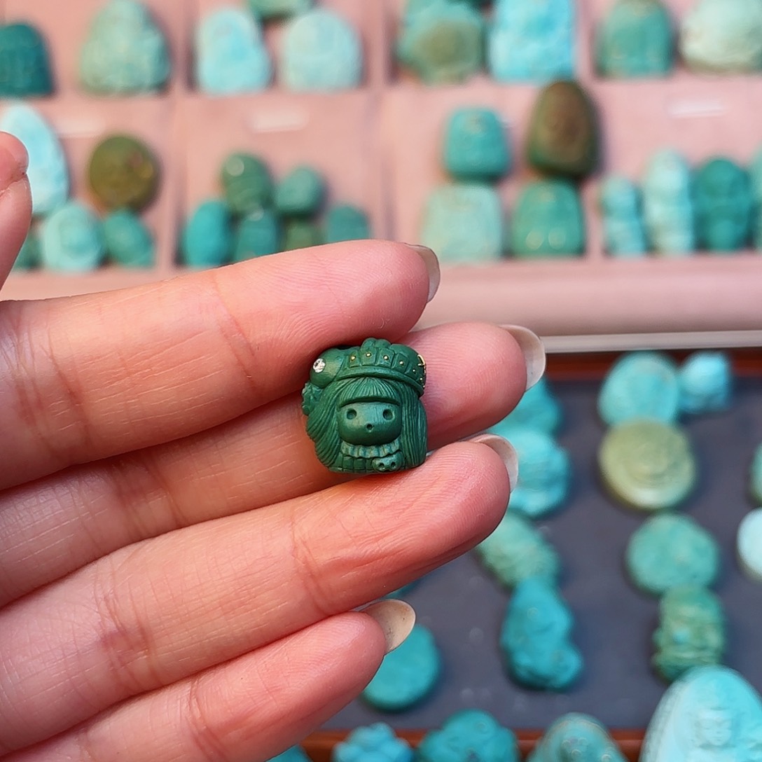 绿松石配饰未镶嵌