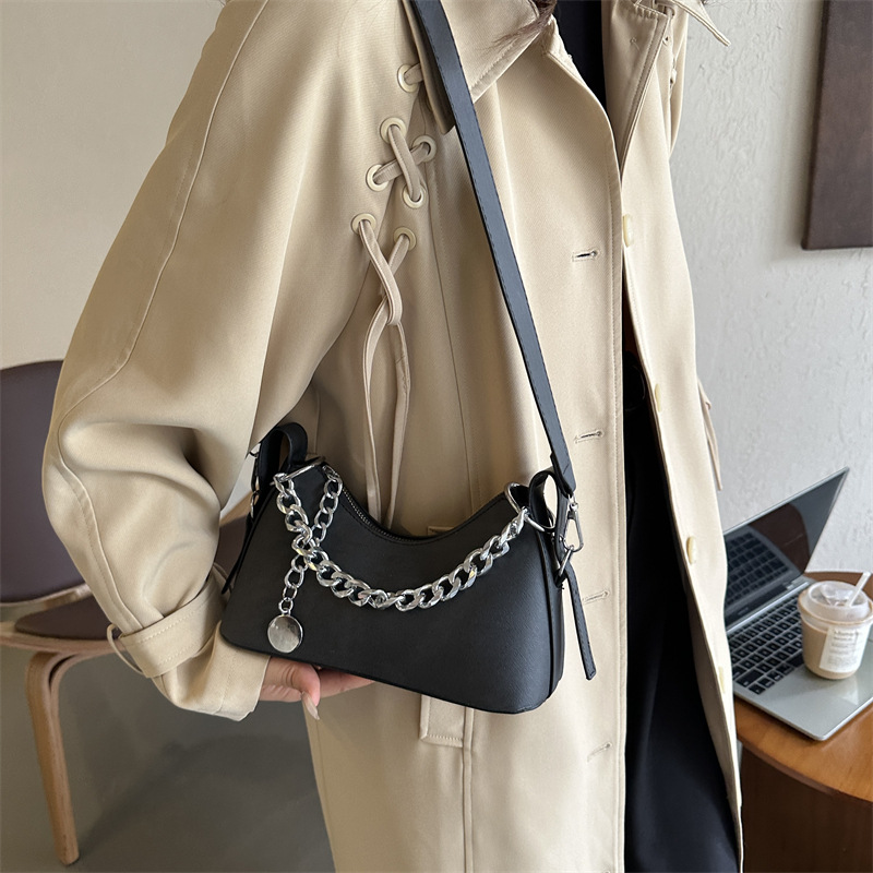 2024秋冬新款简约链条腋下单肩包包女流行时尚单肩斜挎包