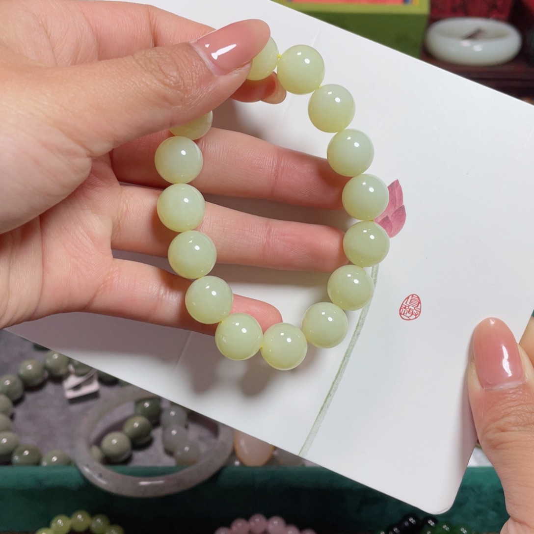 未镶嵌和田玉手链