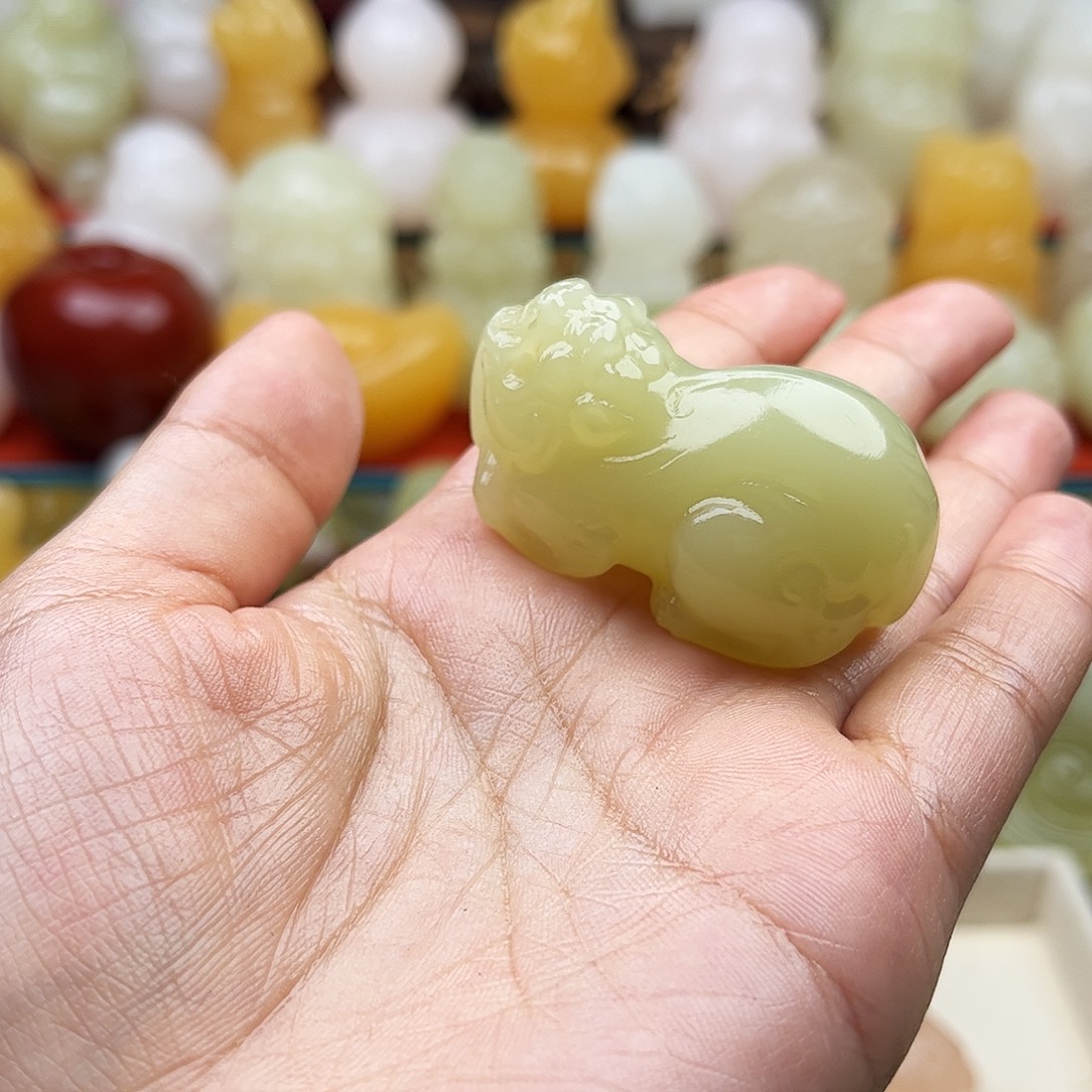 u***r石材貔貅手吧挂件