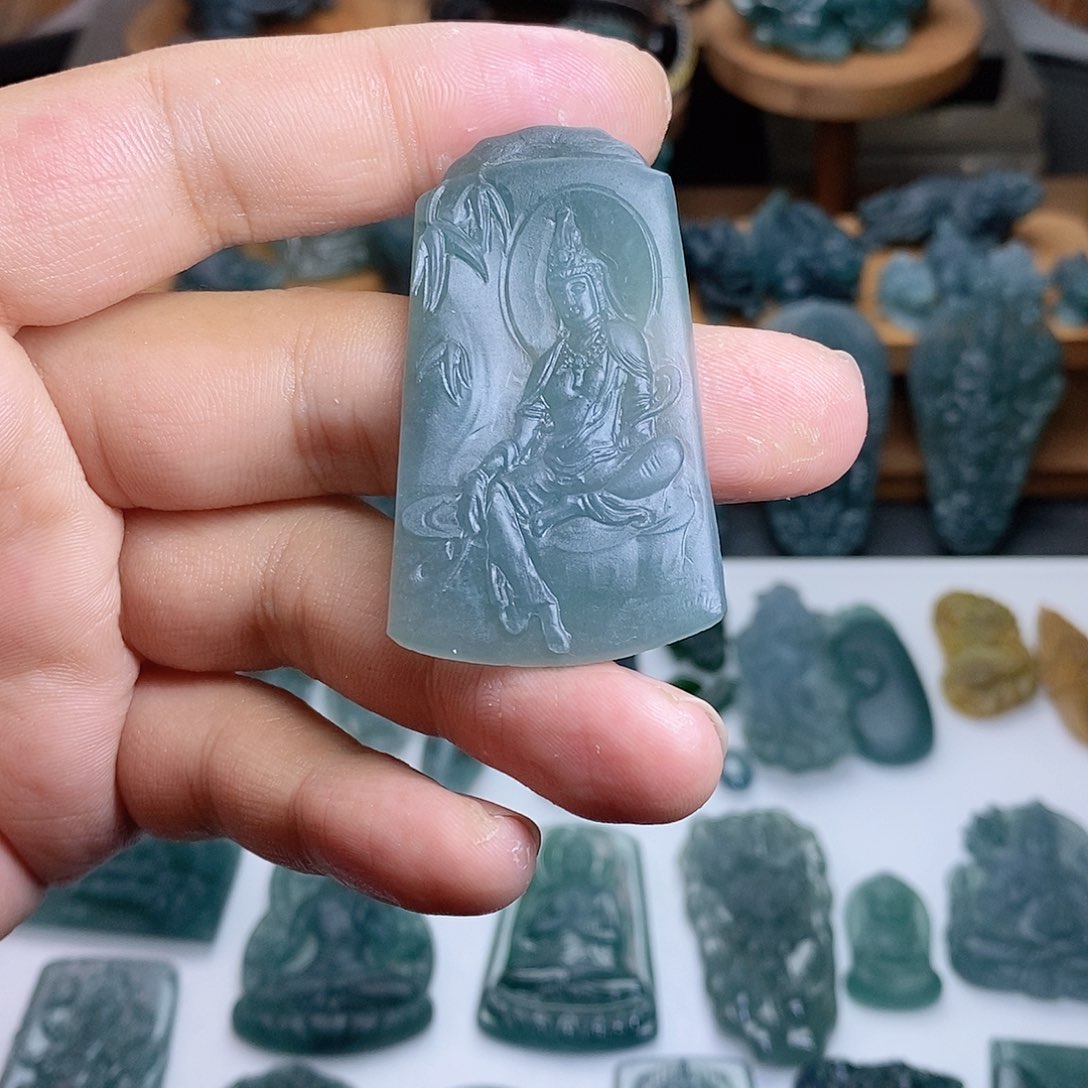 定制翡翠未镶嵌观音