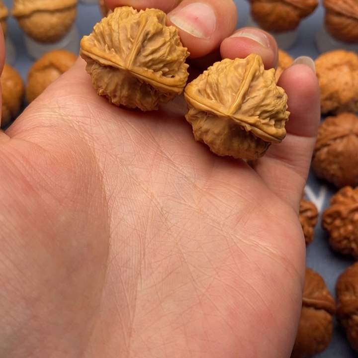 文玩核桃把件糖三角