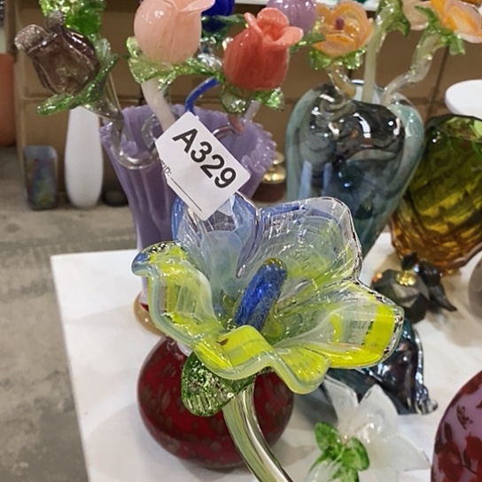 琉璃花瓶高45厘米宽6厘米