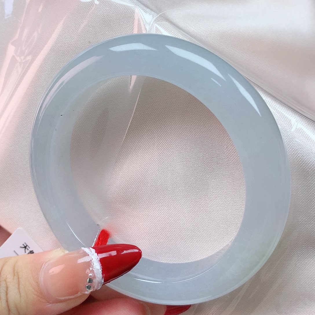 翡翠手镯未镶嵌53圈