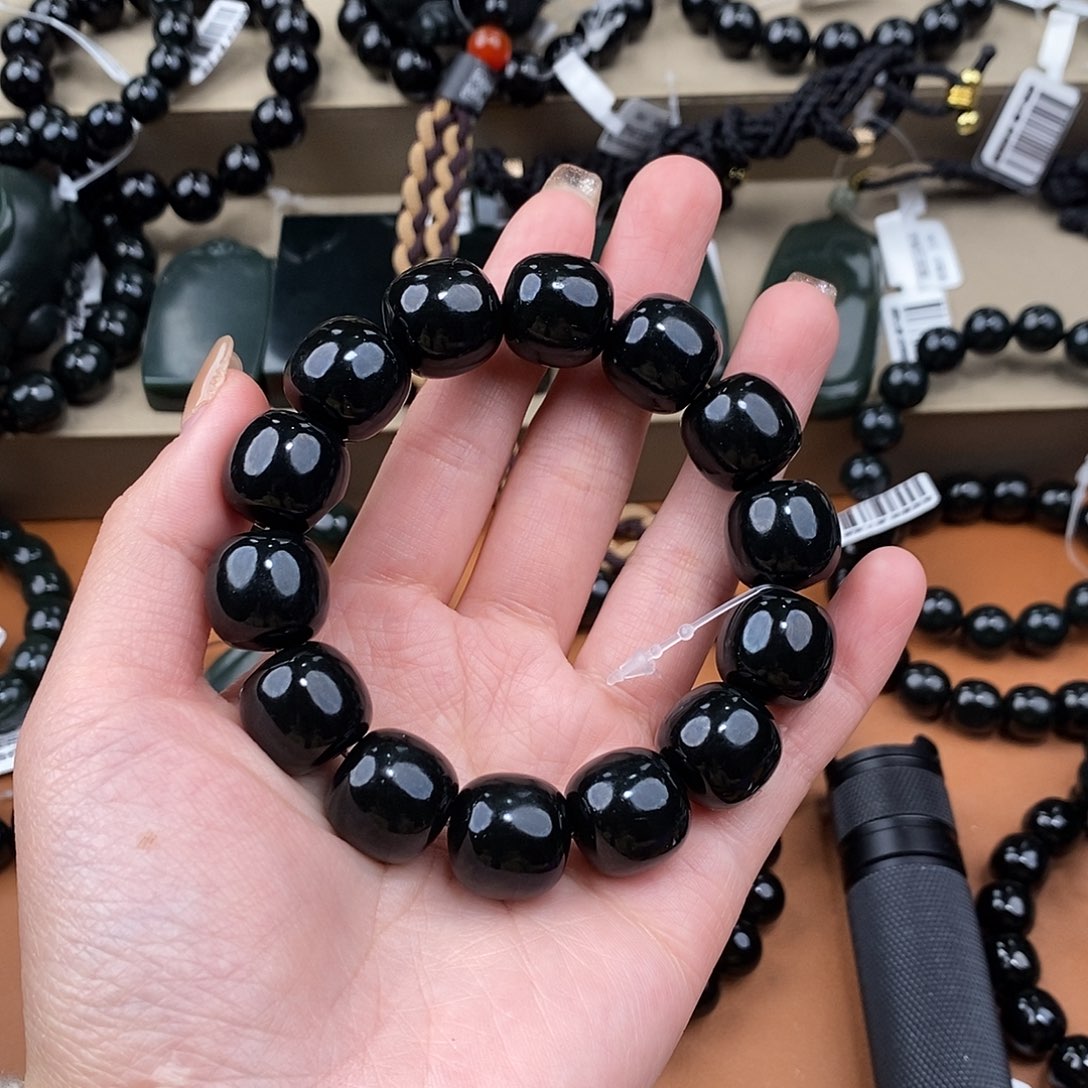 李***命和田玉未镶嵌手链