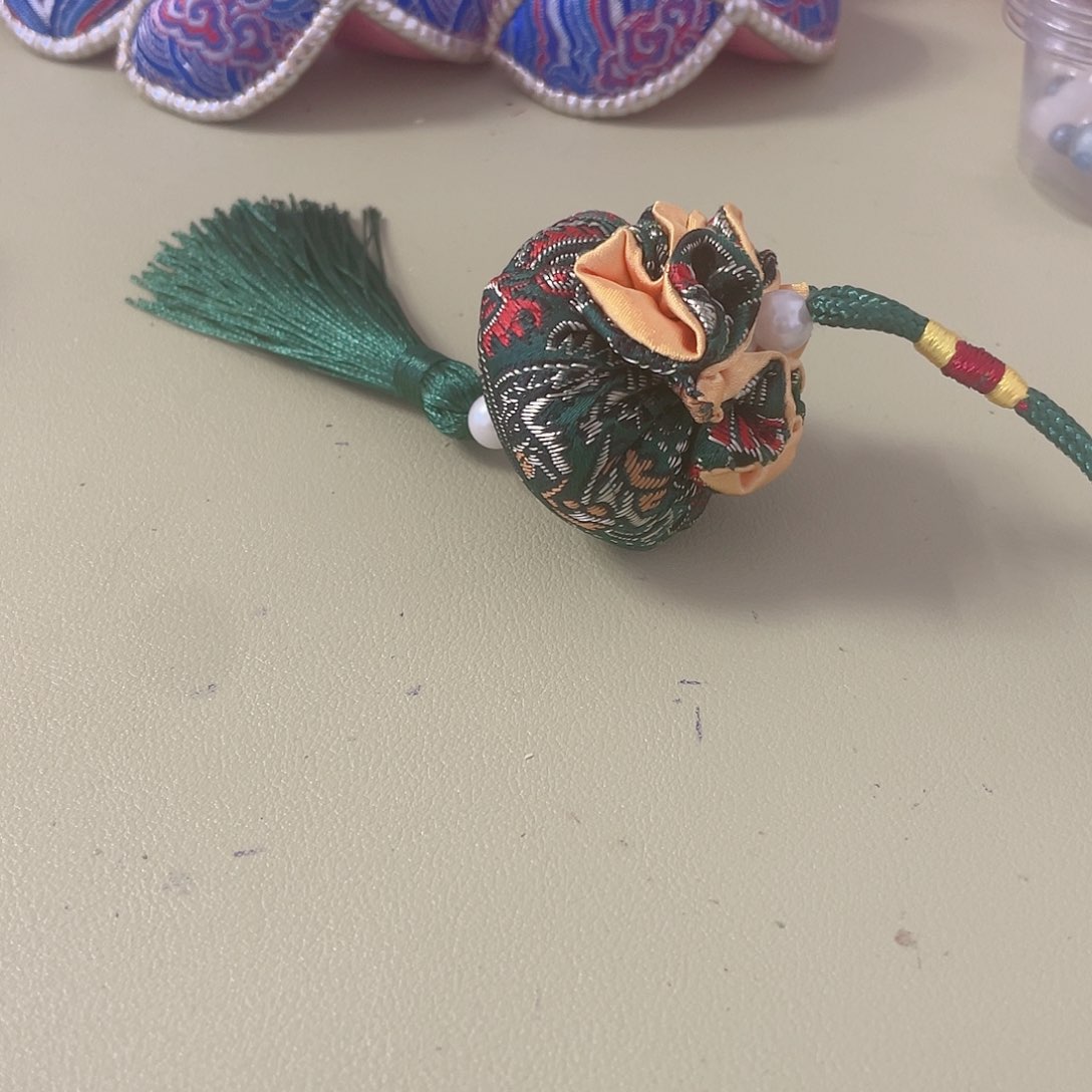 绸缎玫瑰香包 纯手工制作 手工DIY非遗传承小巧精致