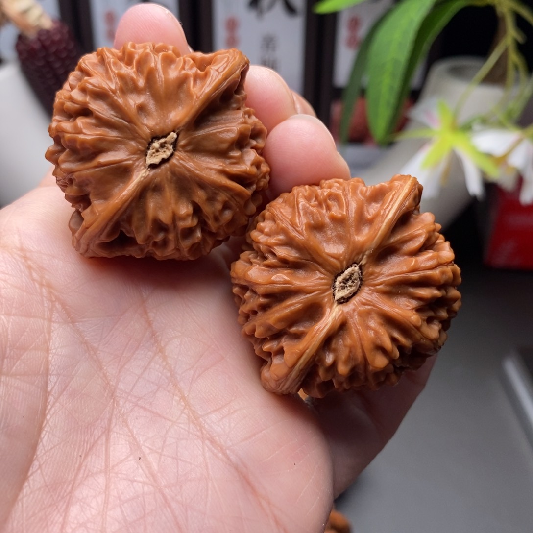 文玩核桃把件李*痕宫灯45