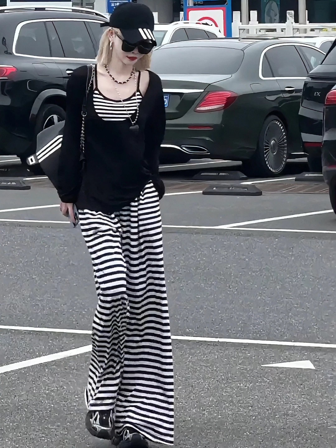 又酷又飒的辣妹套装女防晒罩衫吊带背心休闲运动阔腿裤三件套