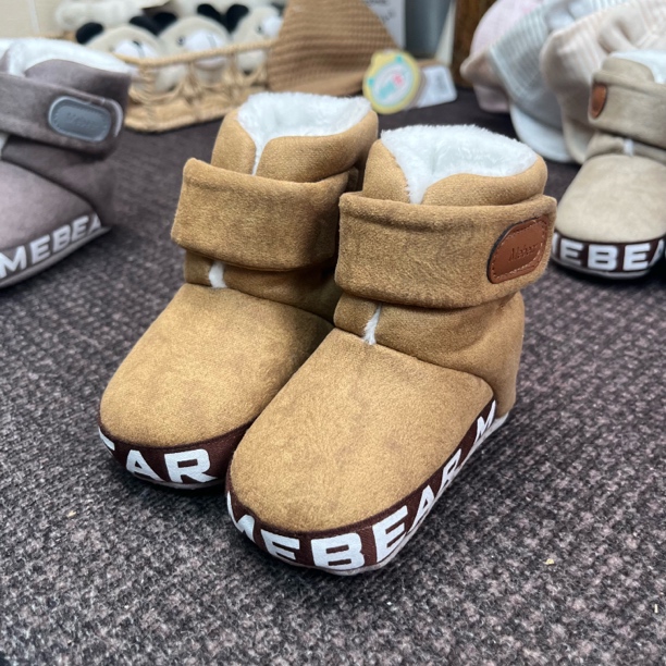 冬季防水防滑底加绒护脚雪地靴软底加厚保暖高帮宝宝鞋秋冬