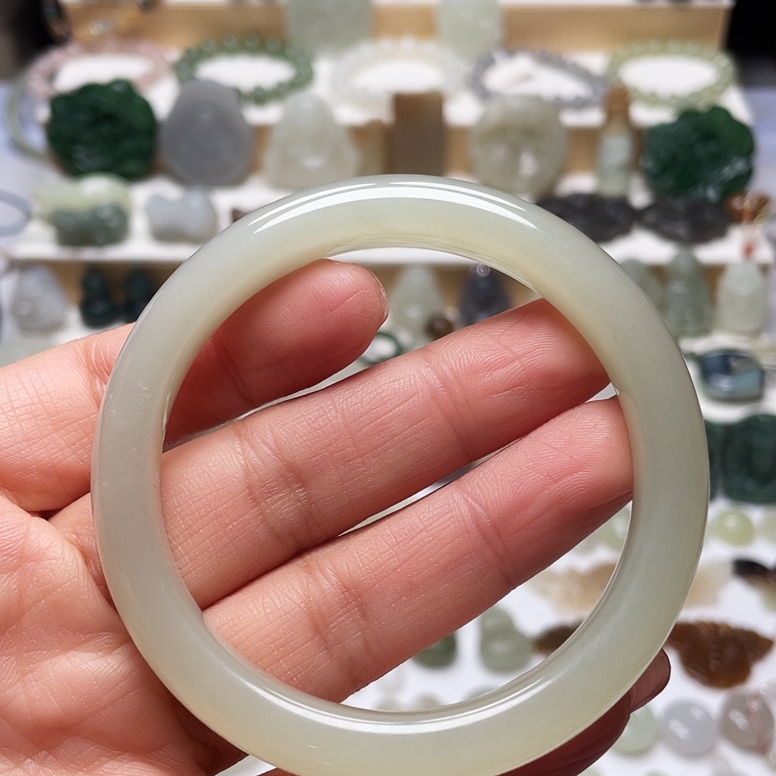 和田玉未镶嵌手镯59