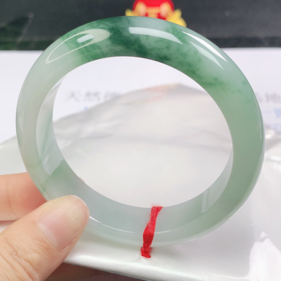 翡翠未镶嵌手镯正