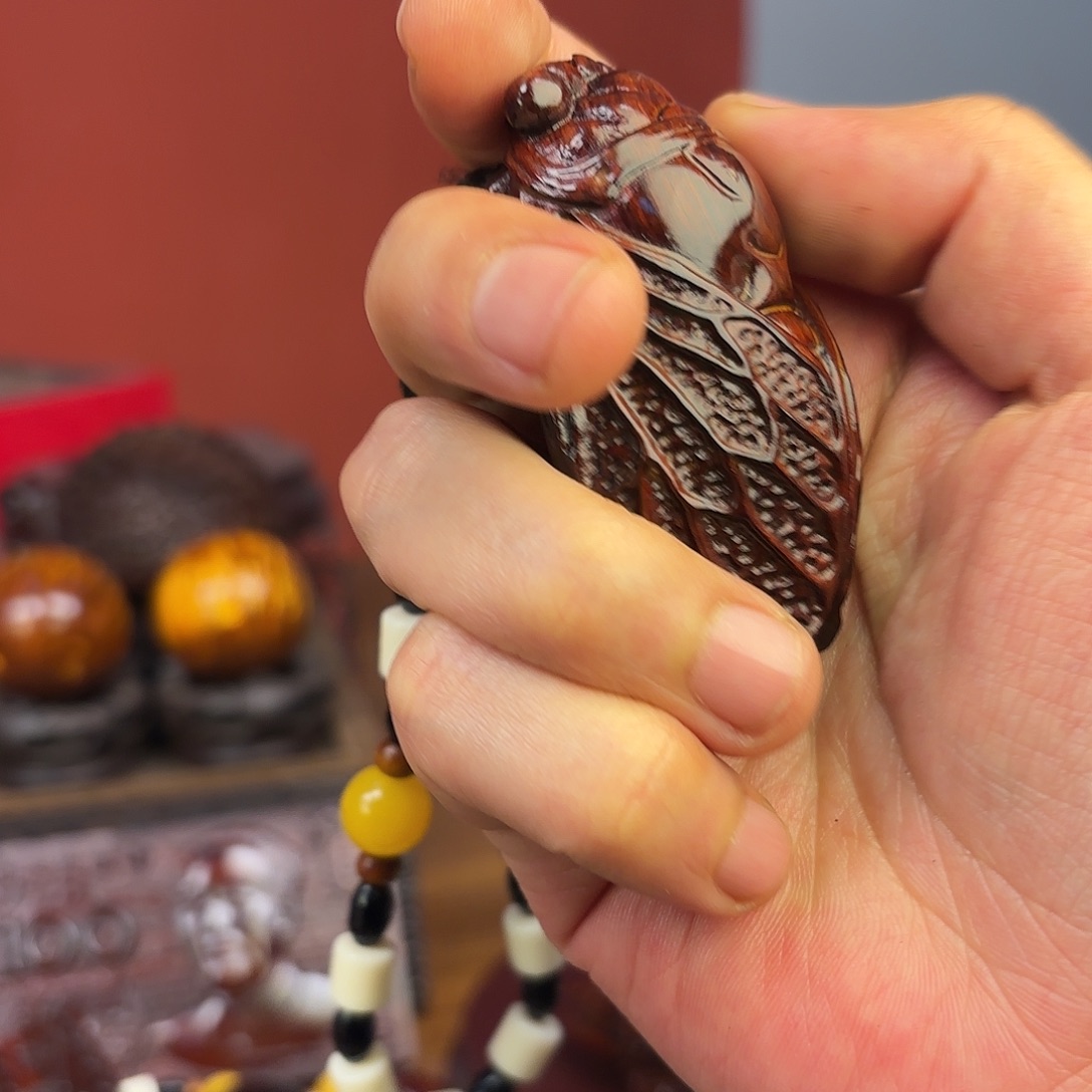 檀香紫檀（小叶紫檀）蝉