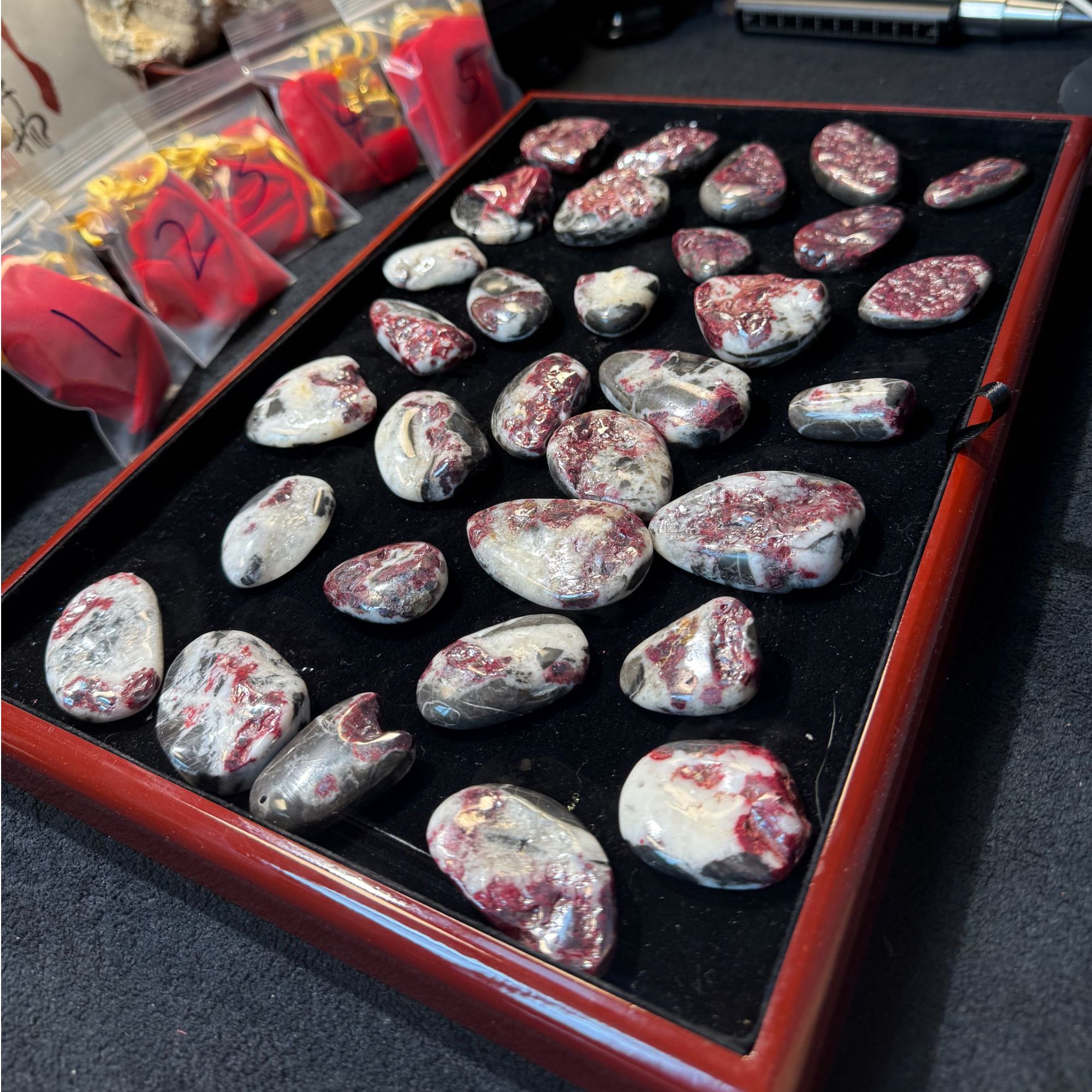 天然辰砂天然朱砂（大晶沙随行吊坠）