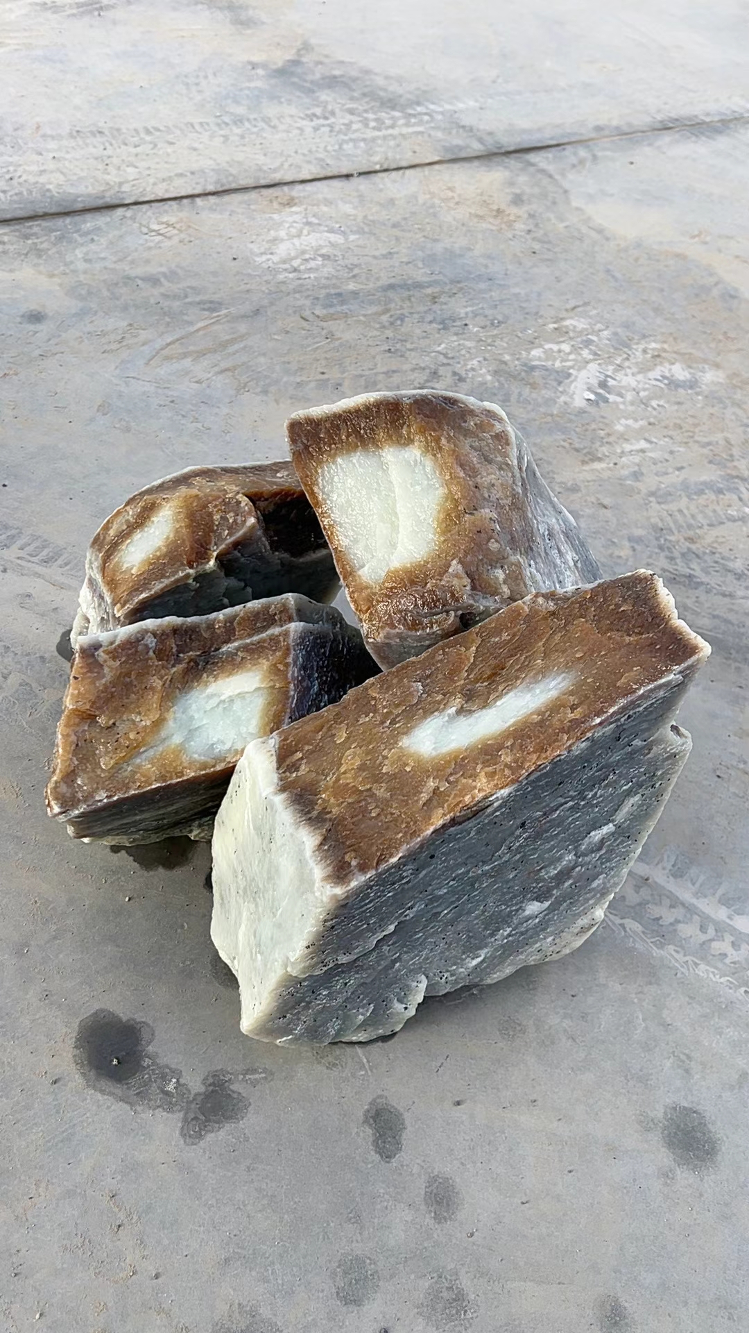 金山糖白原石天然摆件