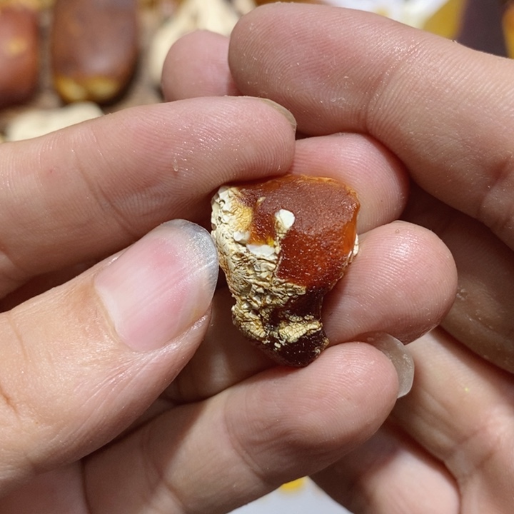 _***袅定制琥珀蜜蜡原石定制