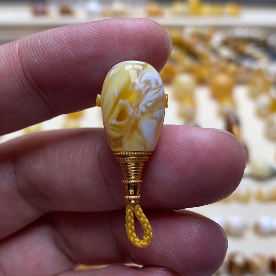 琥珀未镶嵌珠宝奇石