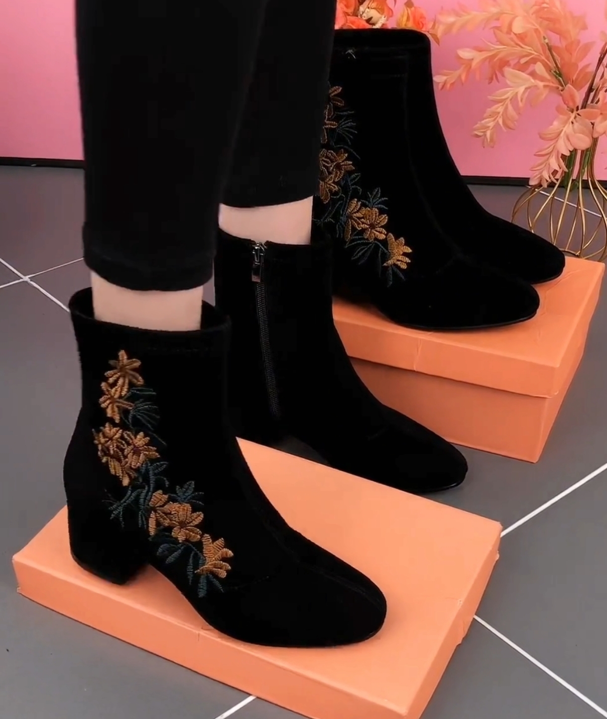 粗跟2025年冬季磨砂中跟秋季短靴民族风单靴