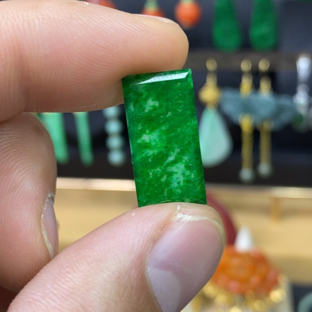 颈饰未镶嵌翡翠吊坠