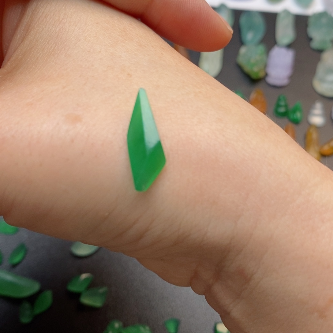 定制翡翠未镶嵌随行