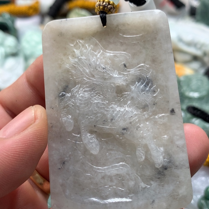 翡翠未镶嵌颈饰保真天然a货翡翠