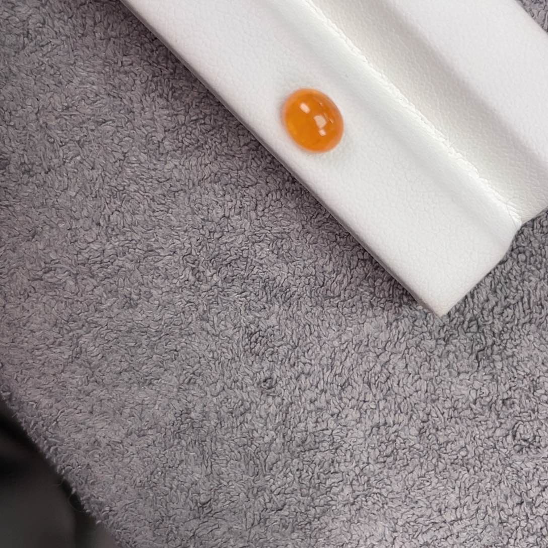 石榴石（芬达石）裸石未镶嵌2.73Ct。 