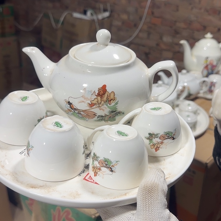 库存微瑕多空茶壶一套容量800毫升