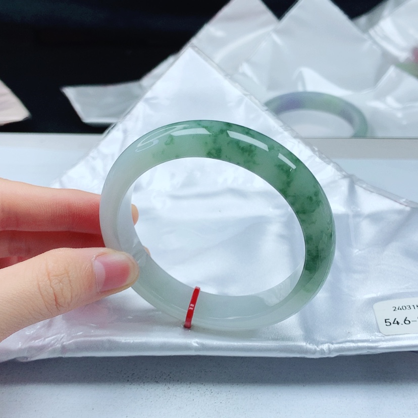【闪购商品】翡翠手镯未镶嵌天然缅甸a货手镯54+