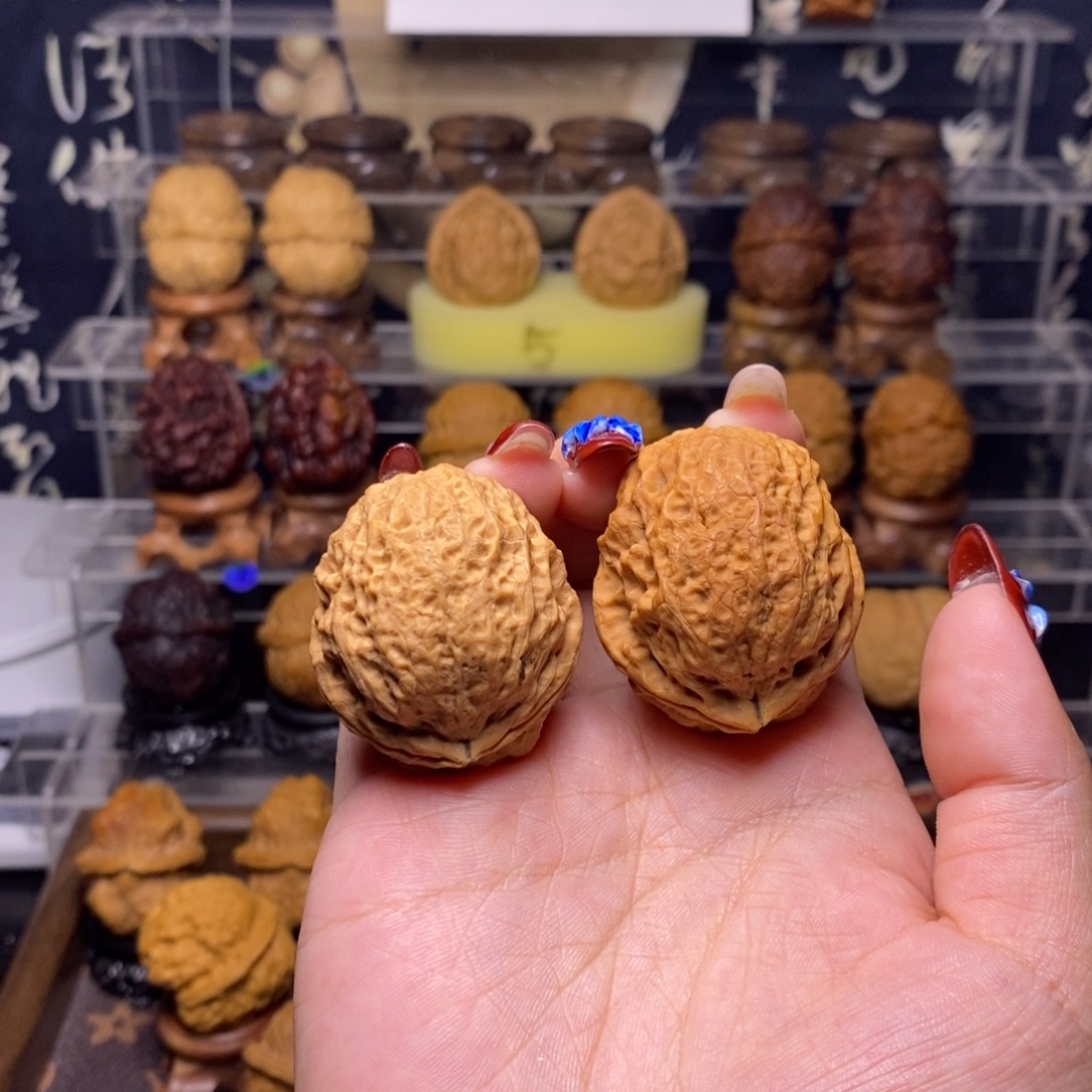 把件文玩核桃Z18鱼子纹绣球38尺