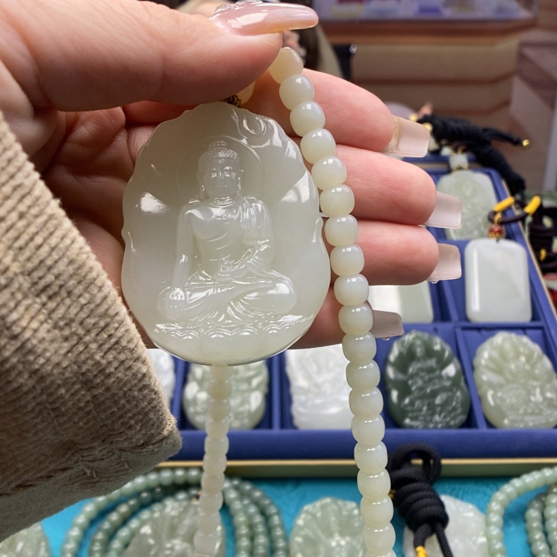 和田玉颈饰未镶嵌满****6