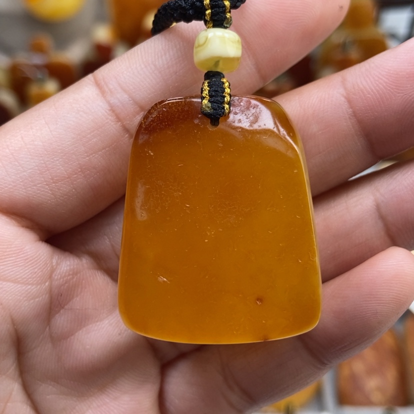 【闪购商品】琥珀颈饰未镶嵌