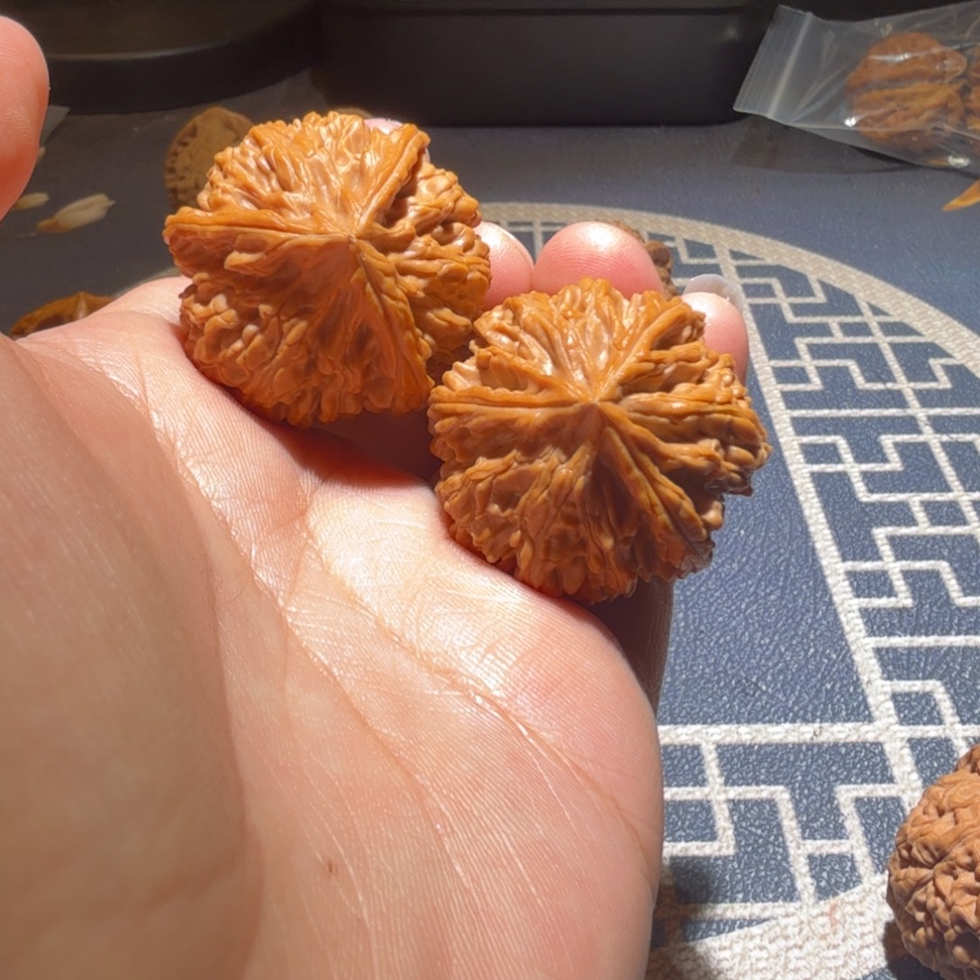 文玩核桃把件御龙三棱