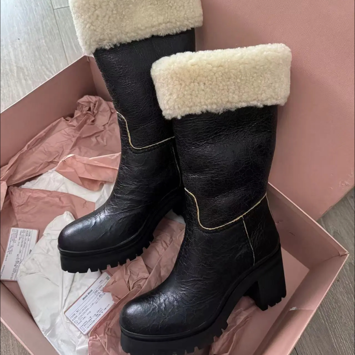 未使用 MIU MIU/缪缪 黑色毛毛带跟靴子