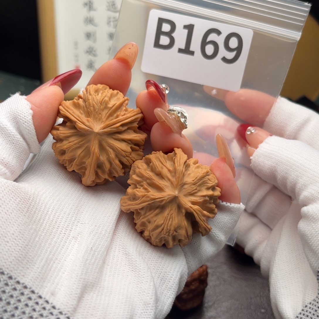 文玩核桃把件40岐山三棱b 169