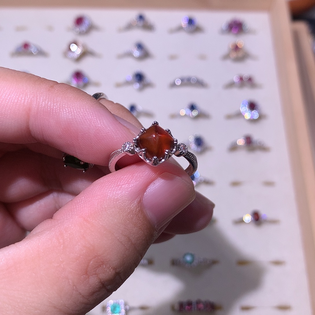 石榴石银S925镶嵌戒指